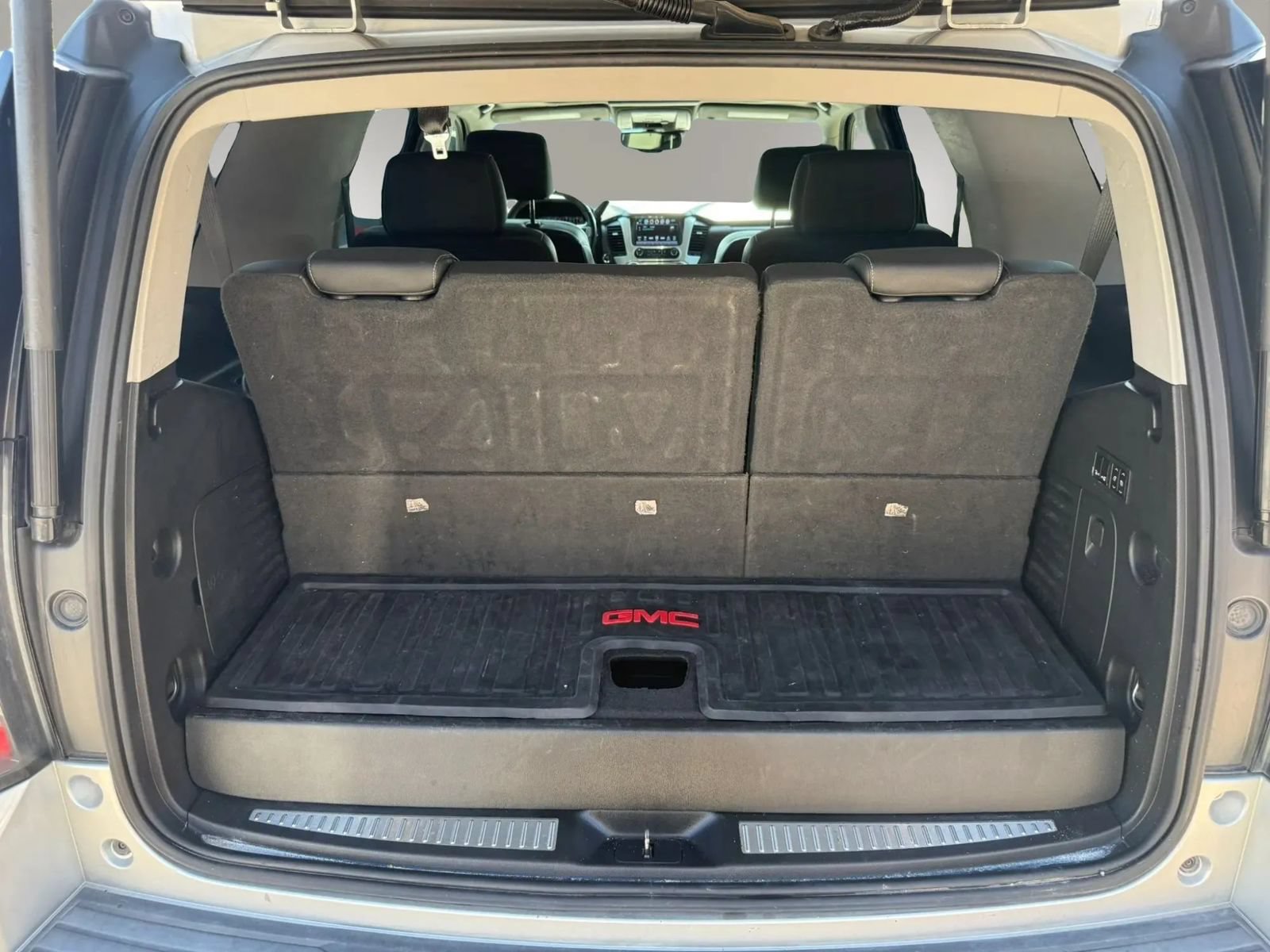 Used 2019 GMC Yukon SLT w/ Open Road Package RWD image 11