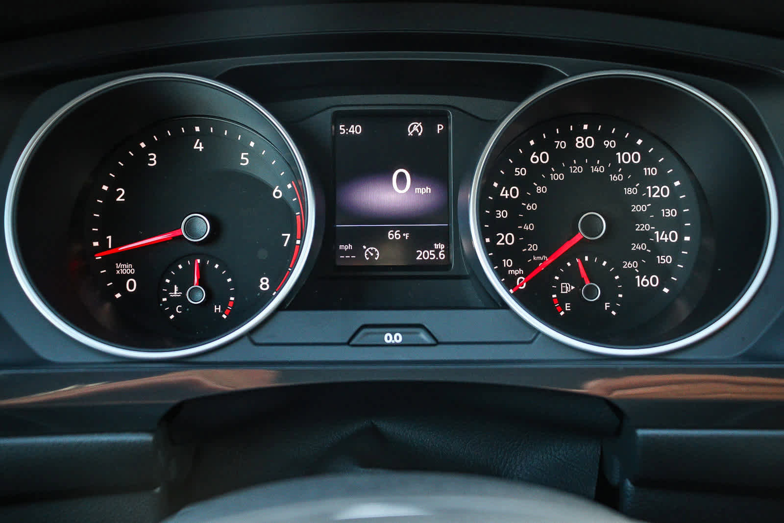 Used 2018 Volkswagen Tiguan SE image 24