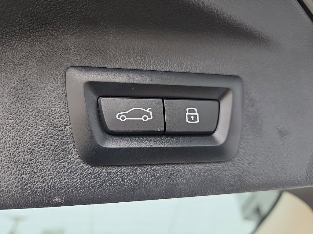 Used 2024 BMW X7 xDrive40i w/ Climate Comfort Package image 94