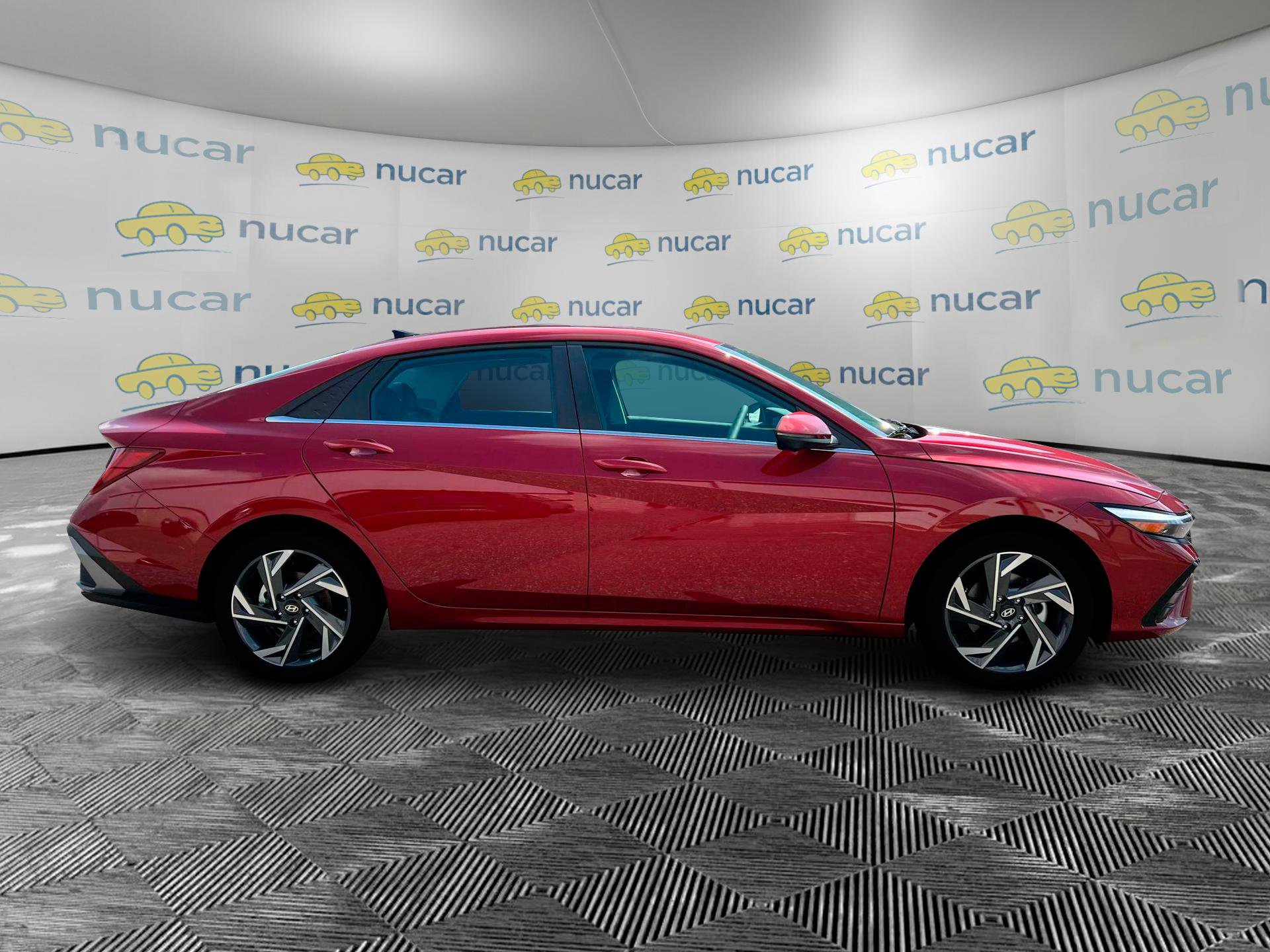 Used 2025 Hyundai Elantra Limited image 9