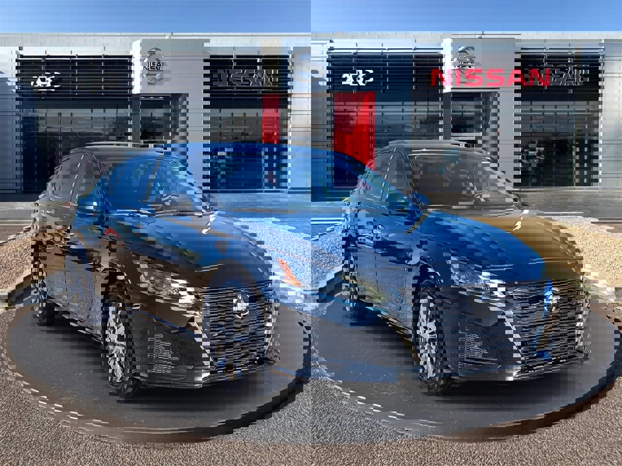 Used 2025 Nissan Altima 2.5 S image 3