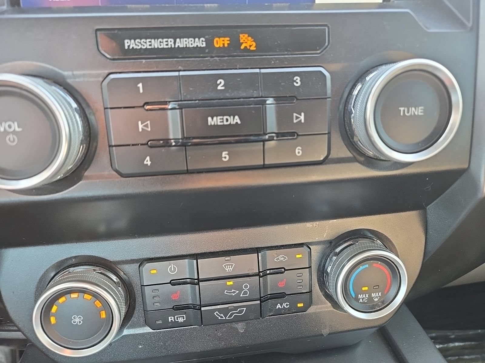 Used 2020 Ford F150 XLT w/ Equipment Group 302A Luxury AWD/4WD image 18