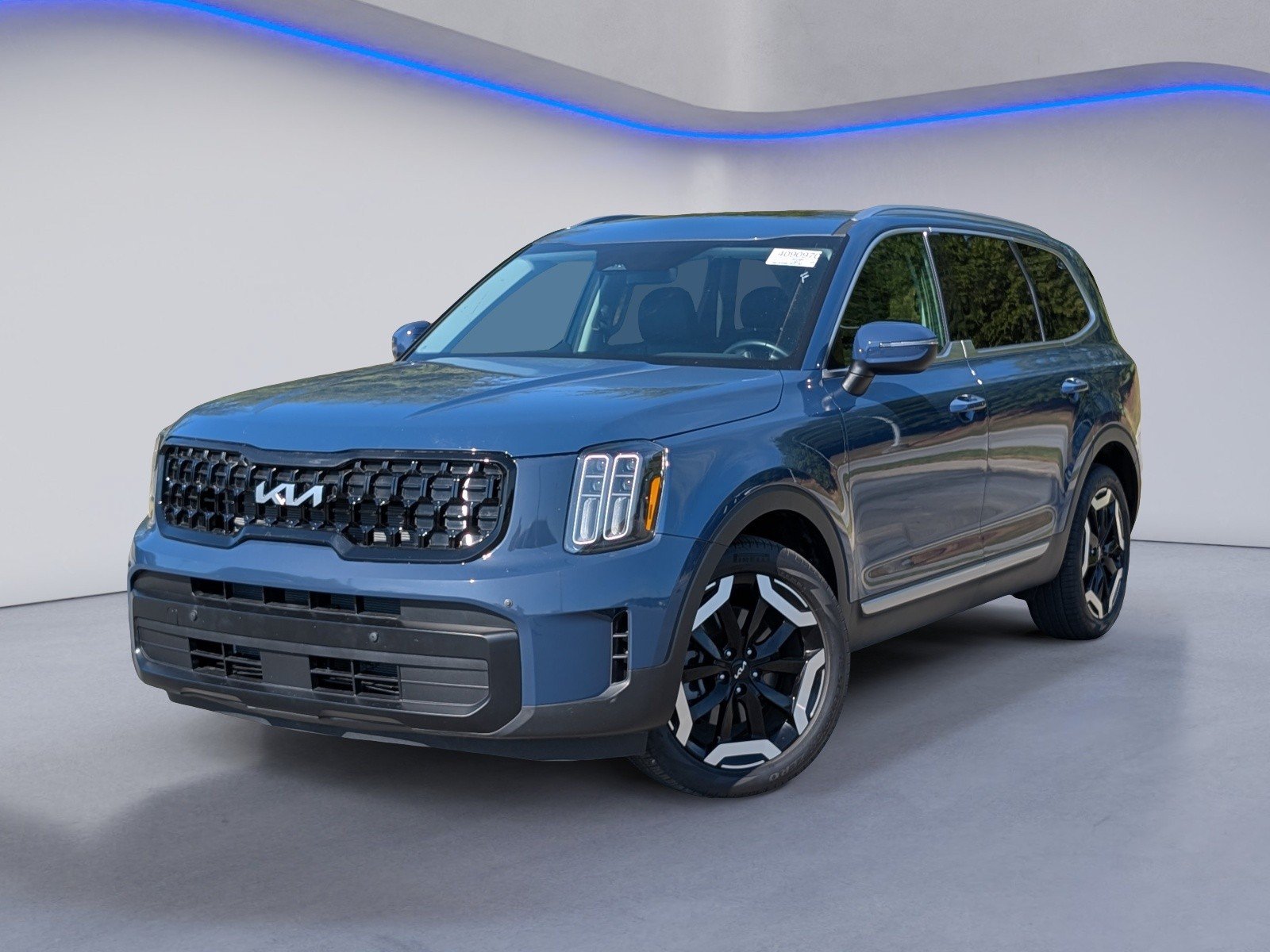 Used 2025 Kia Telluride S AWD/4WD image 2