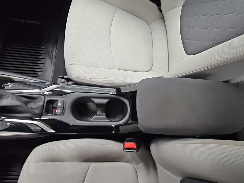 Used 2020 Toyota Corolla LE image 20