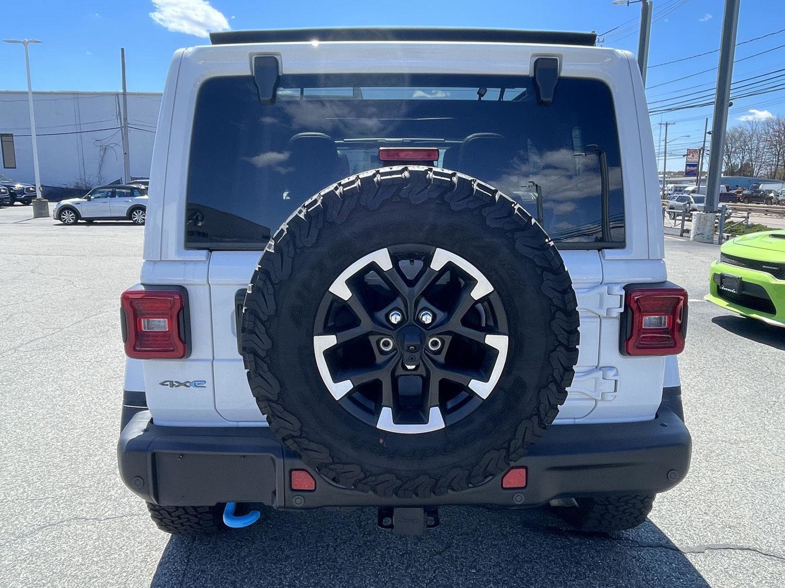 Used 2024 Jeep Wrangler Unlimited Rubicon 4xe AWD/4WD image 11