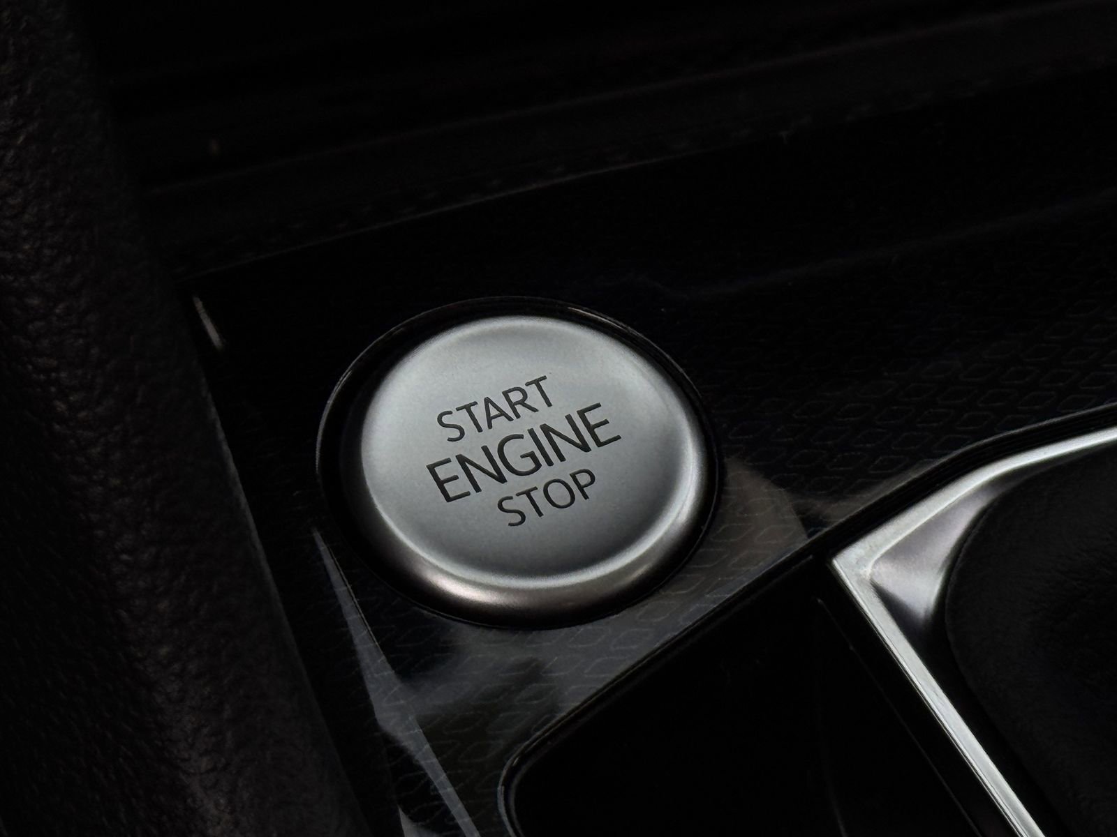 New 2026 Volkswagen Taos SE image 21