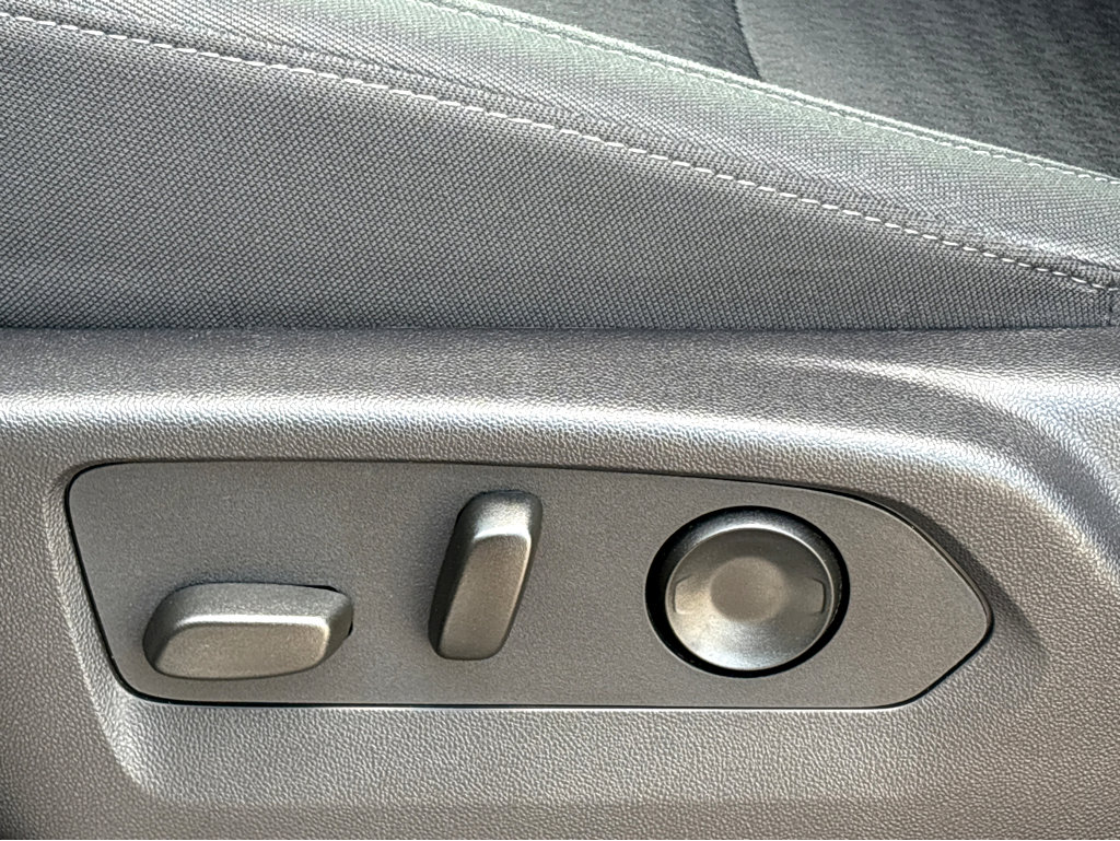 Used 2024 Chevrolet Silverado 1500 Custom RWD image 16