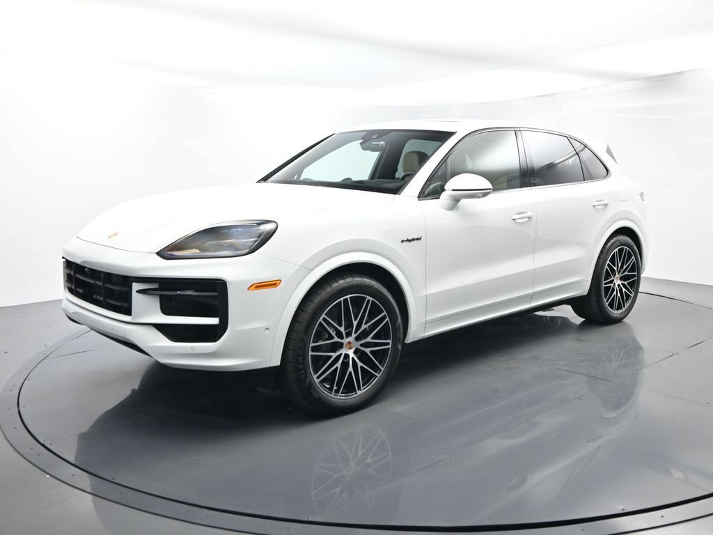 Certified 2025 Porsche Cayenne E-Hybrid w/ Premium Package Plus AWD/4WD image 1