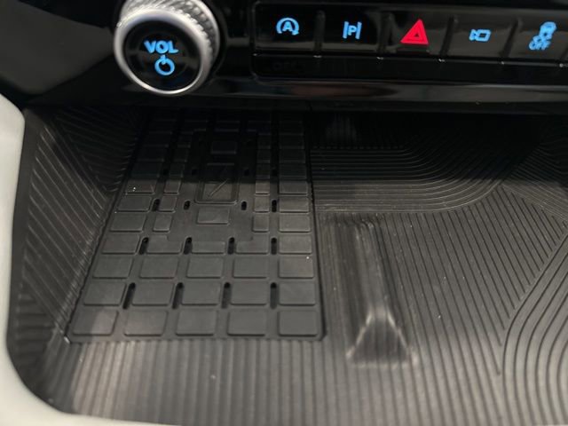 Used 2025 Ford Explorer Platinum w/ Ultimate Package AWD/4WD image 23