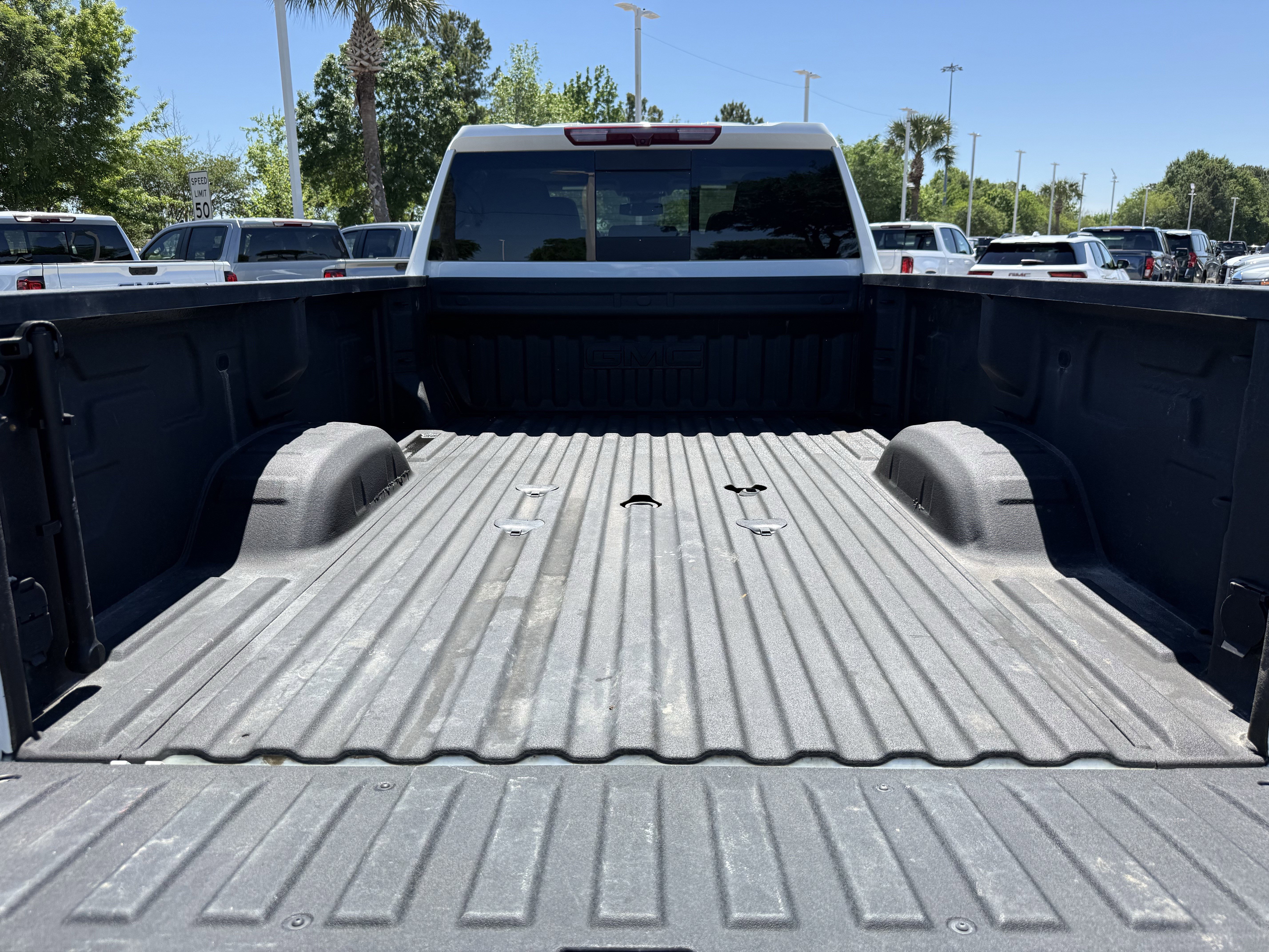 Used 2025 GMC Sierra 3500 Denali AWD/4WD image 31