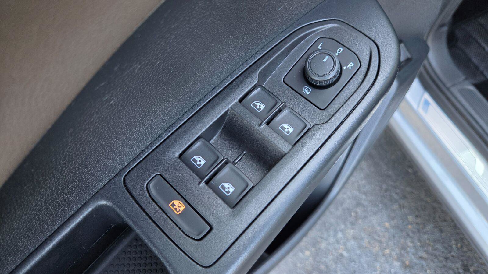 Certified 2023 Volkswagen Taos SEL AWD/4WD image 21
