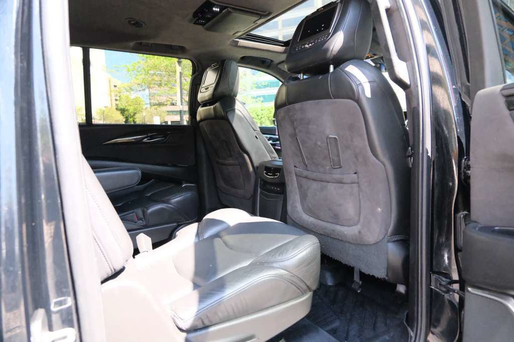 Used 2019 Cadillac Escalade ESV Platinum AWD/4WD image 26