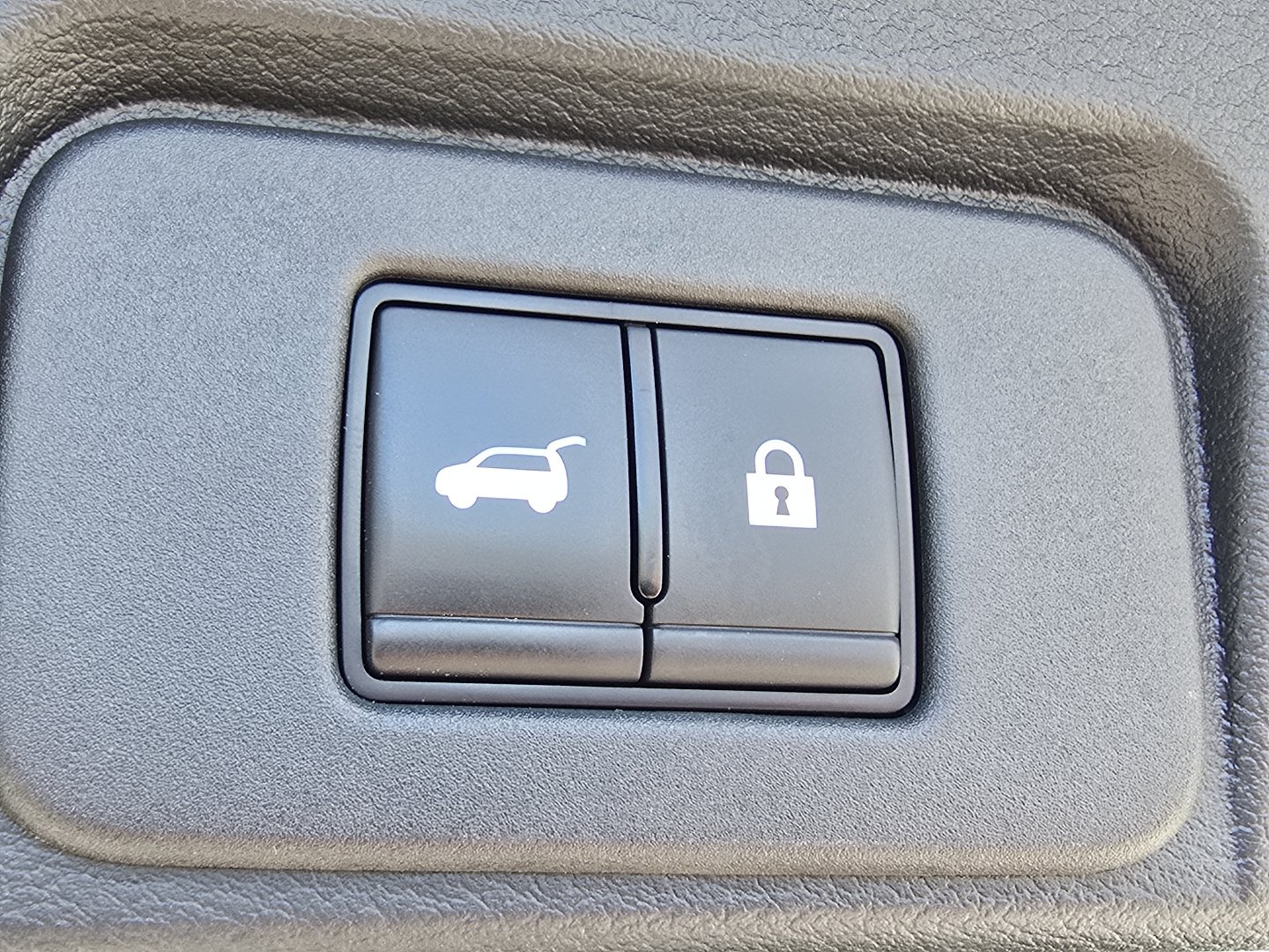Used 2023 Nissan Rogue Platinum w/ Platinum Premium Package AWD/4WD image 19