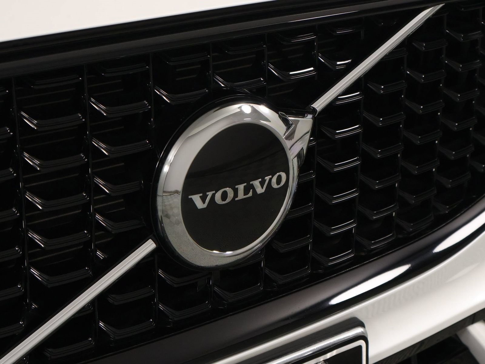 Certified 2024 Volvo XC60 B5 Core AWD/4WD image 27
