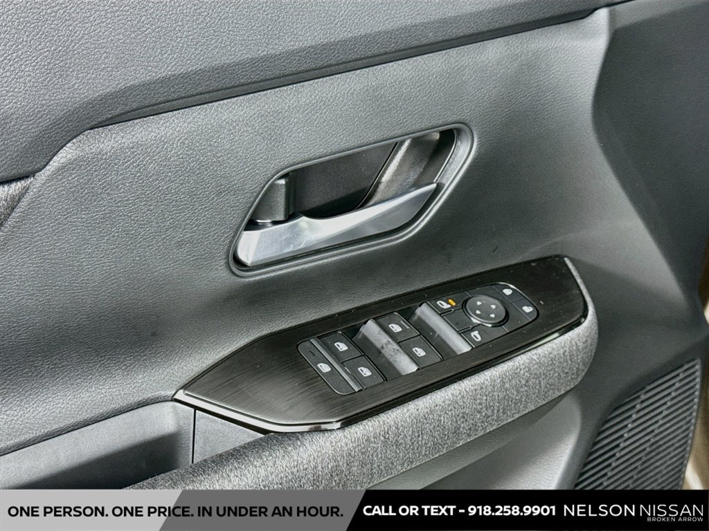 New 2027 Nissan Kicks SV w/ Cold Weather Package FWD image 17