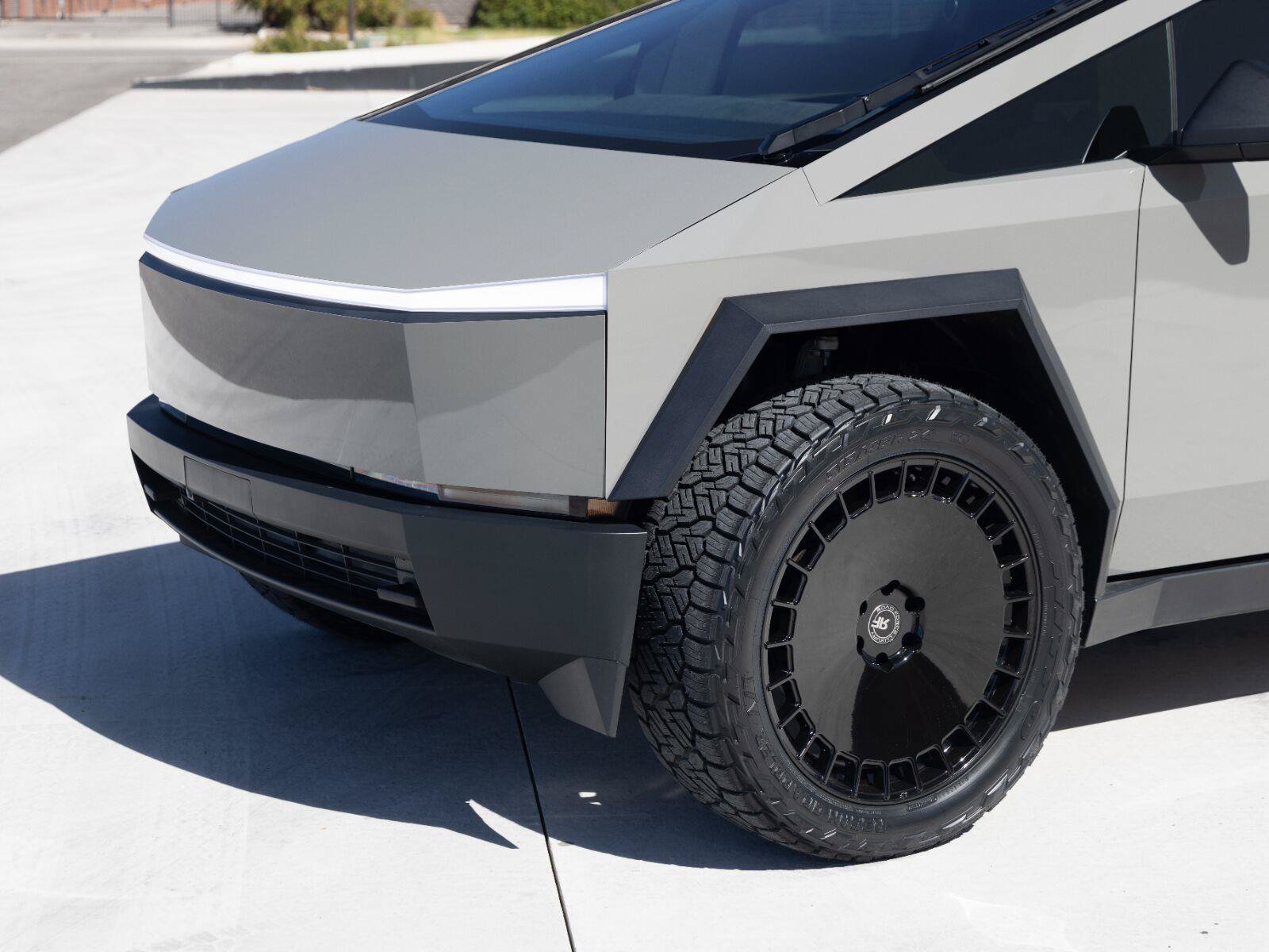 Used 2024 Tesla Cybertruck Cyberbeast AWD/4WD image 5
