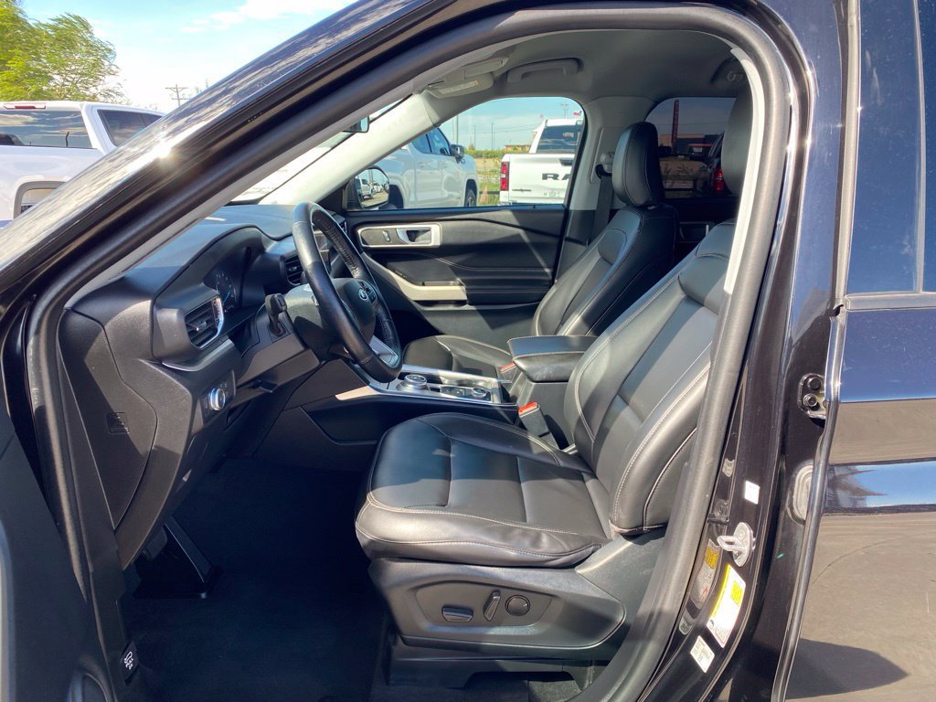 Used 2022 Ford Explorer XLT w/ Equipment Group 202A AWD/4WD image 10