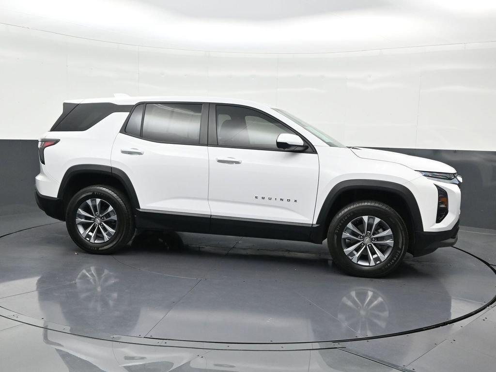 Used 2026 Chevrolet Equinox LT w/ Safety and Technology Package image 7