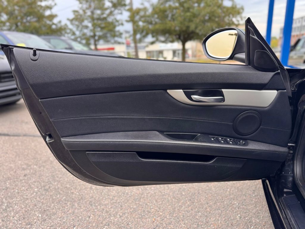 Used 2015 BMW Z4 sDrive28i RWD image 14
