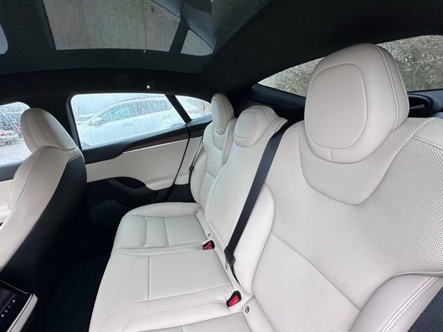 Used 2022 Tesla Model S image 19