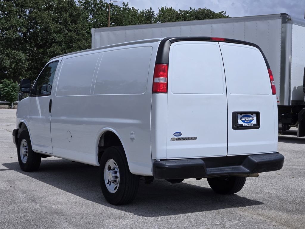 Used 2021 Chevrolet Express 2500 w/ Driver Convenience Package RWD image 5