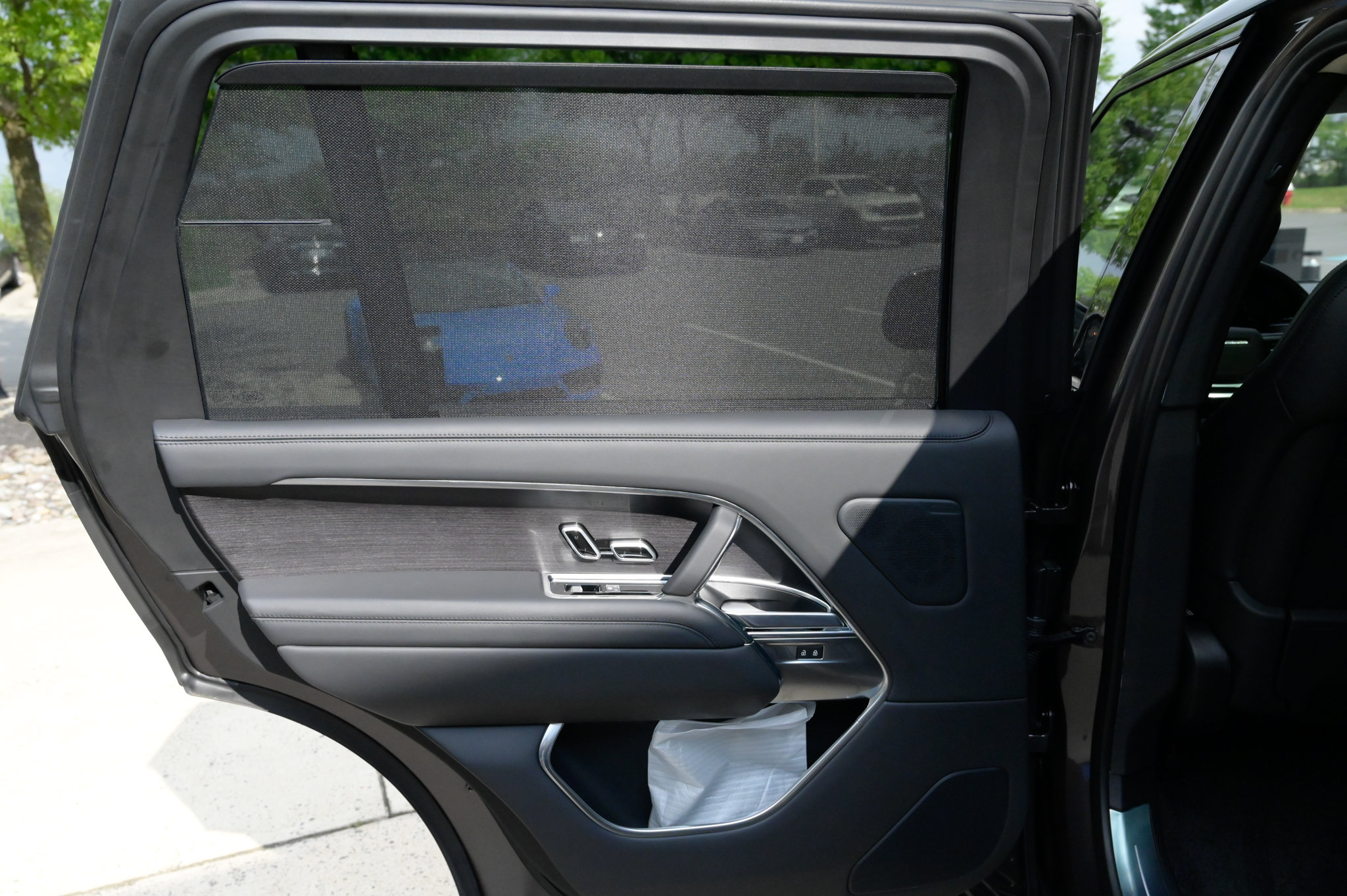 Used 2023 Land Rover Range Rover Long Wheelbase First Edition AWD/4WD image 39