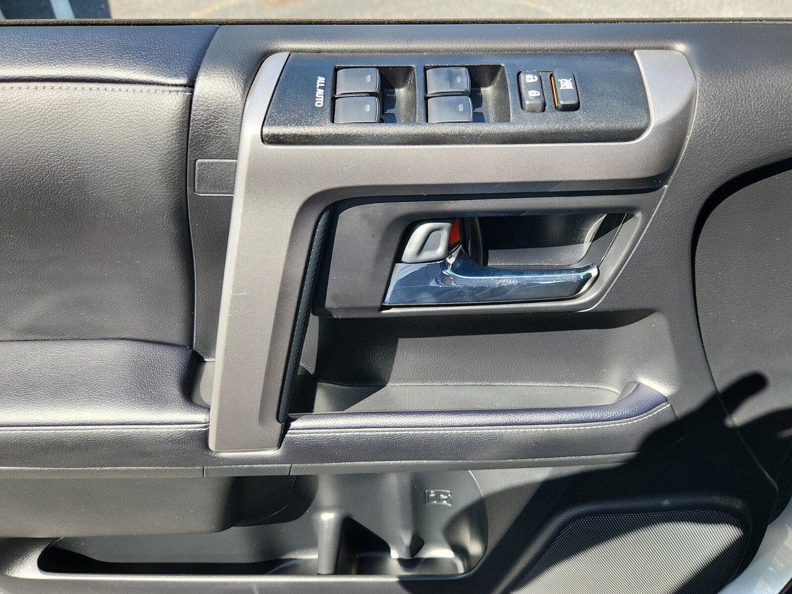 Certified 2024 Toyota 4Runner SR5 Premium image 27