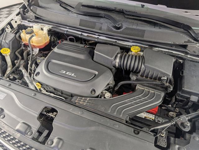Used 2019 Chrysler Pacifica Touring-L image 34