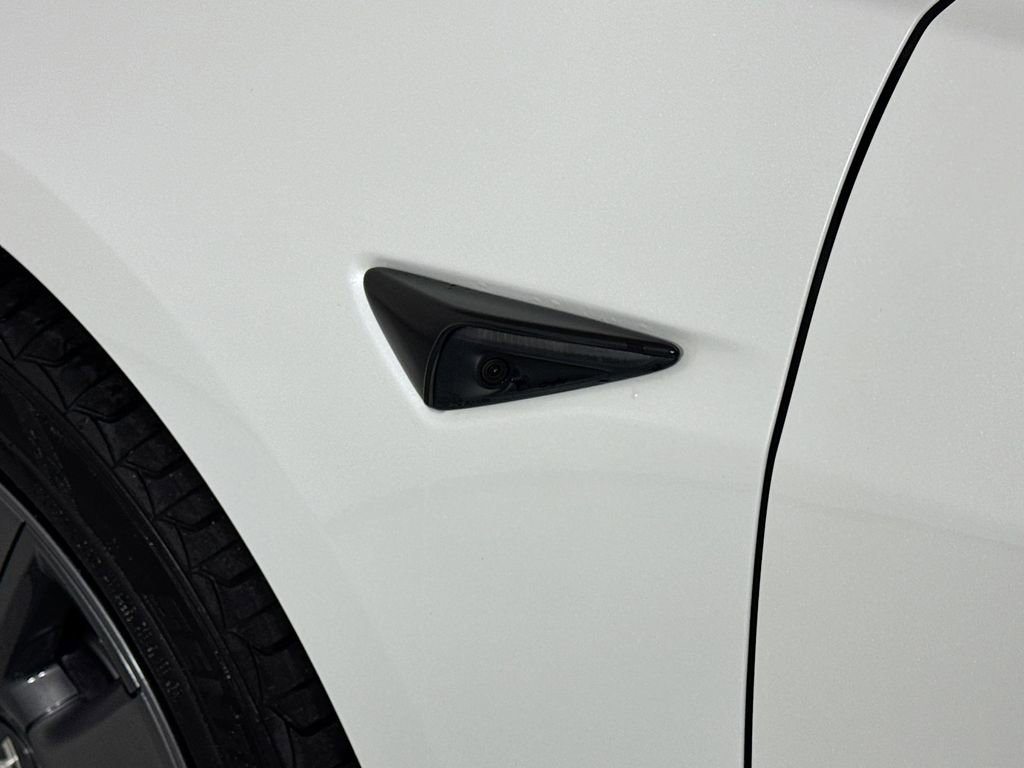 Used 2023 Tesla Model 3 Standard Range image 10