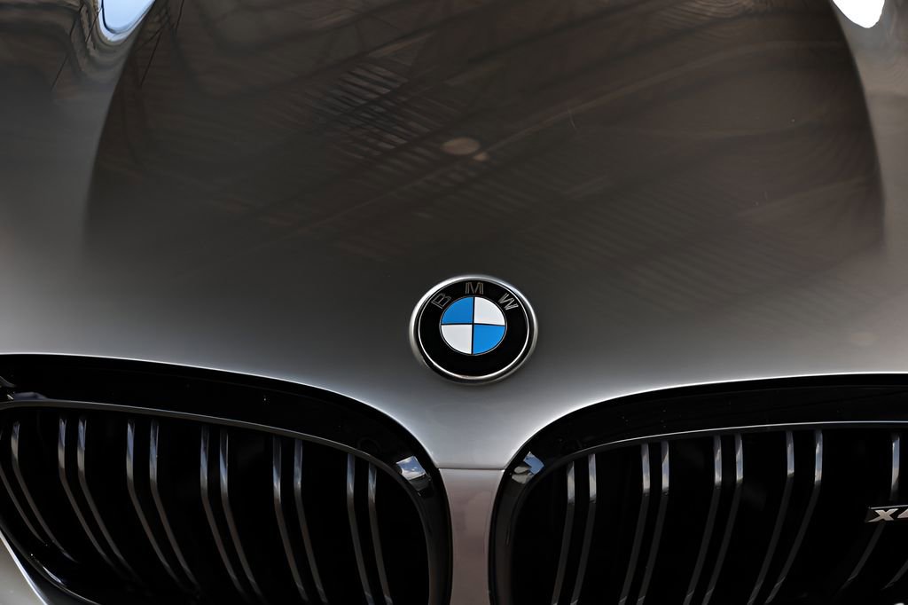 Used 2020 BMW X4 M w/ Executive Package image 18