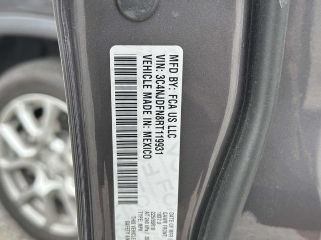 Used 2024 Jeep Compass Latitude w/ Sun and Sound Group AWD/4WD image 17