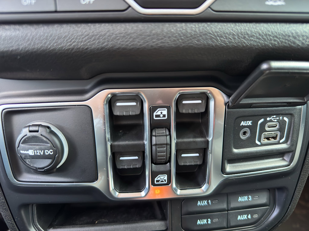 New 2026 Jeep Gladiator Sport AWD/4WD image 24