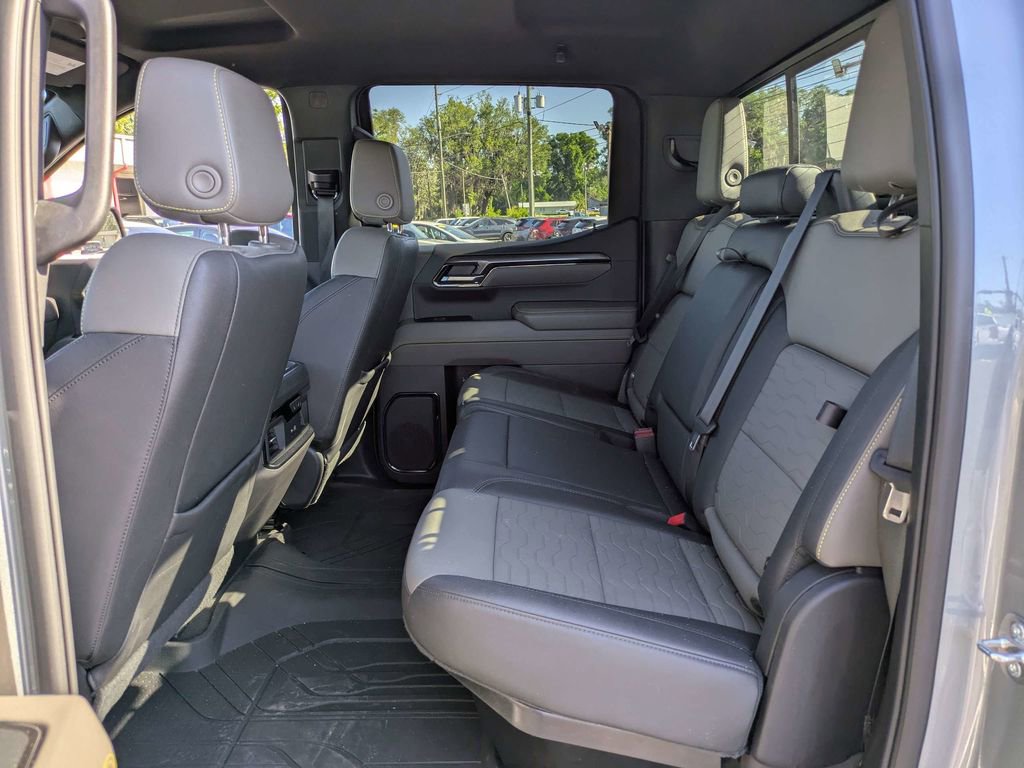 Used 2023 Chevrolet Silverado 1500 ZR2 w/ Technology Package AWD/4WD image 13