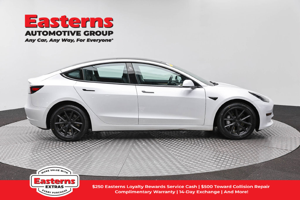 Used 2023 Tesla Model 3 Standard Range RWD image 5