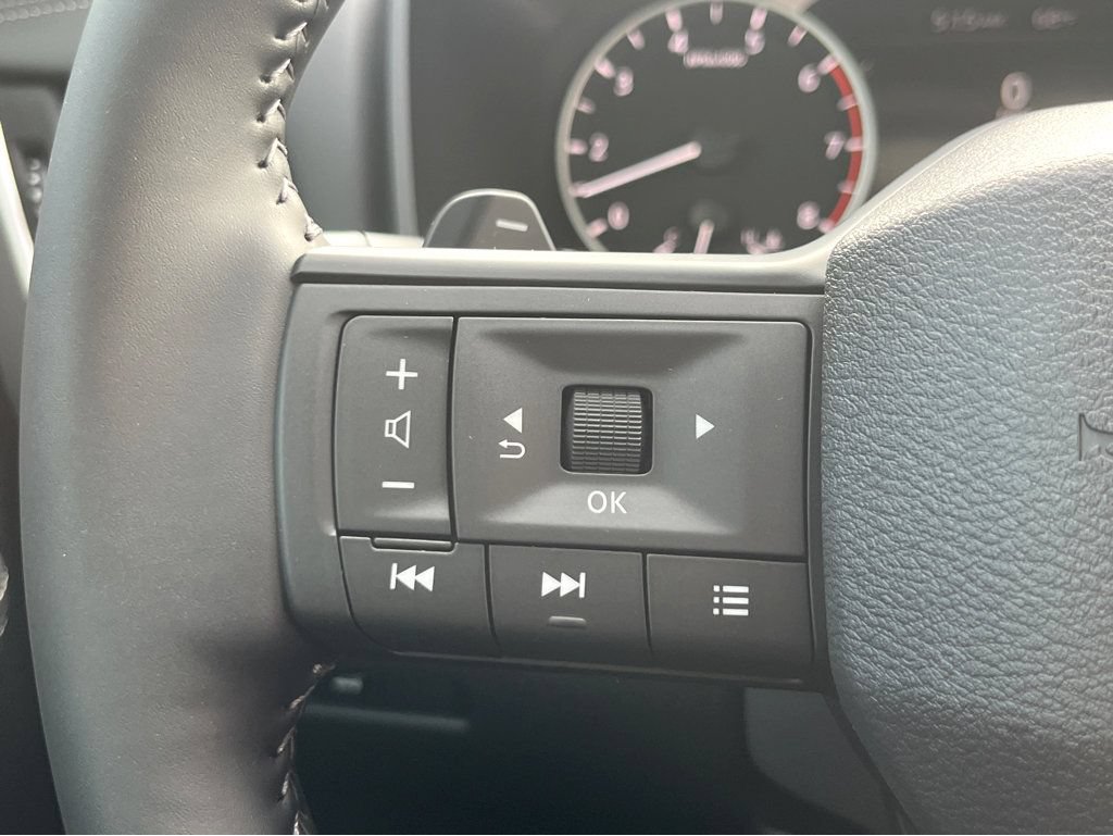 New 2025 Nissan Rogue SV FWD image 18