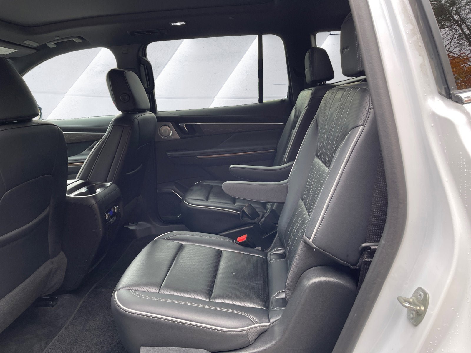 Certified 2025 Buick Enclave Avenir AWD/4WD image 14