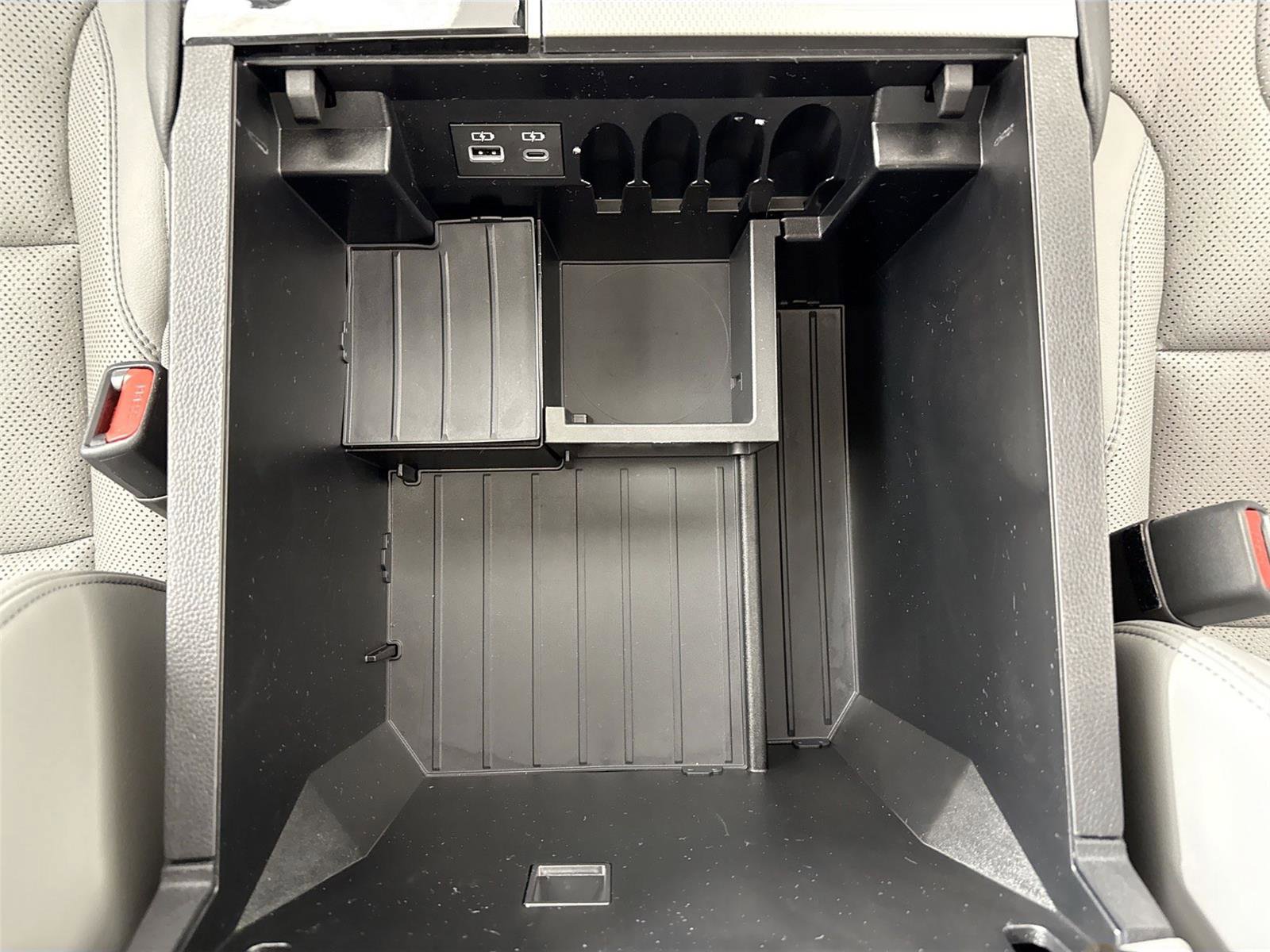 Certified 2024 Toyota Sequoia Limited image 35