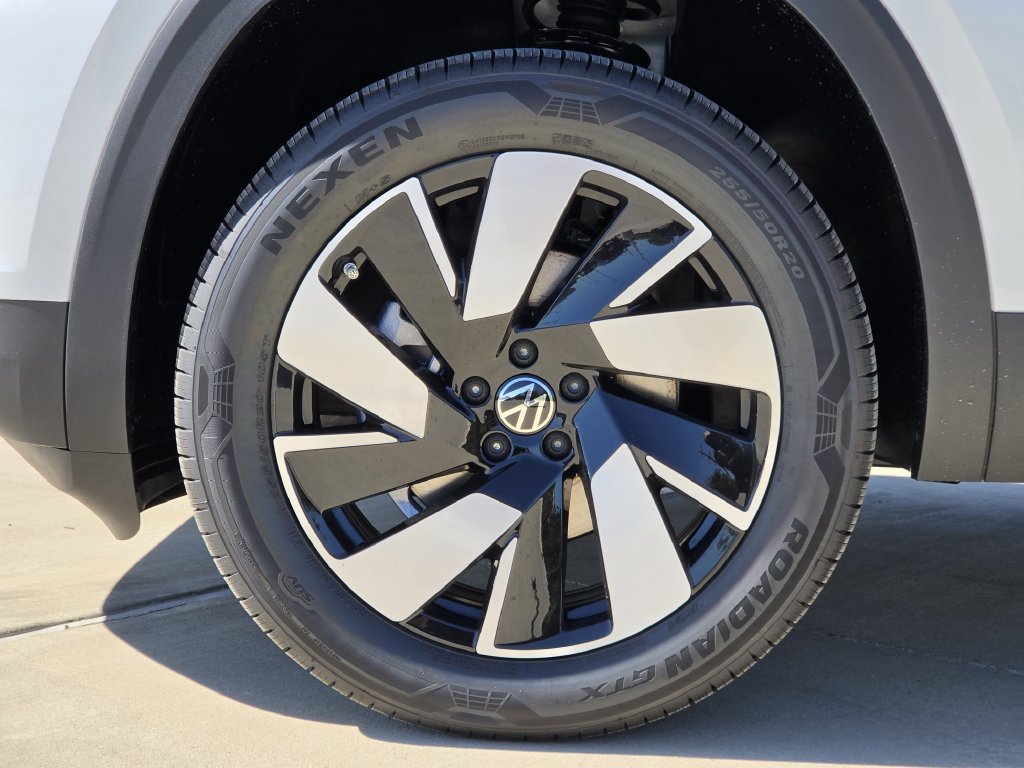 New 2026 Volkswagen Atlas Cross Sport SE FWD image 8