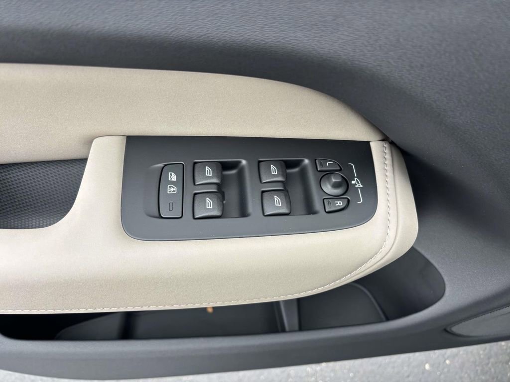 New 2026 Volvo XC60 T8 Plus w/ Protection Package Premier image 13