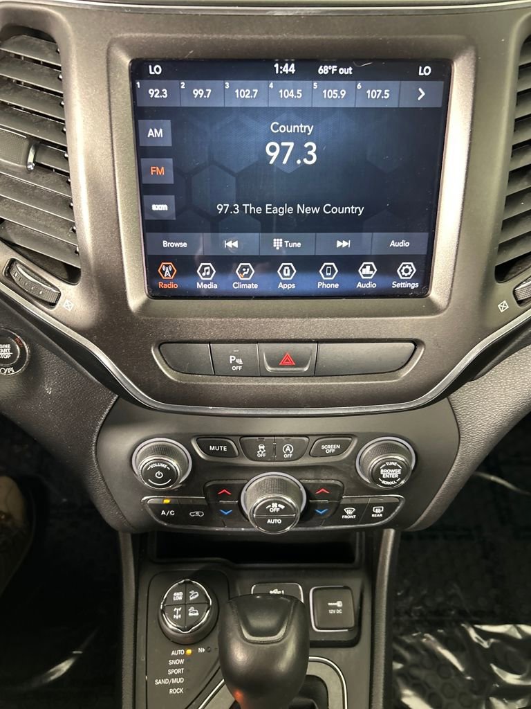 Used 2020 Jeep Cherokee Trailhawk image 24