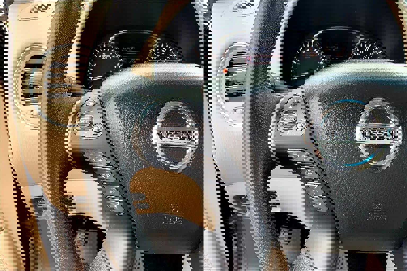 Used 2016 Nissan Pathfinder Platinum image 22