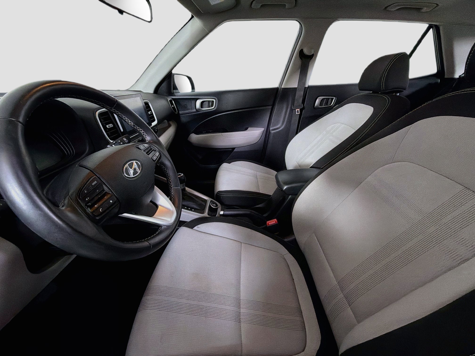 Used 2025 Hyundai Venue SEL FWD image 13