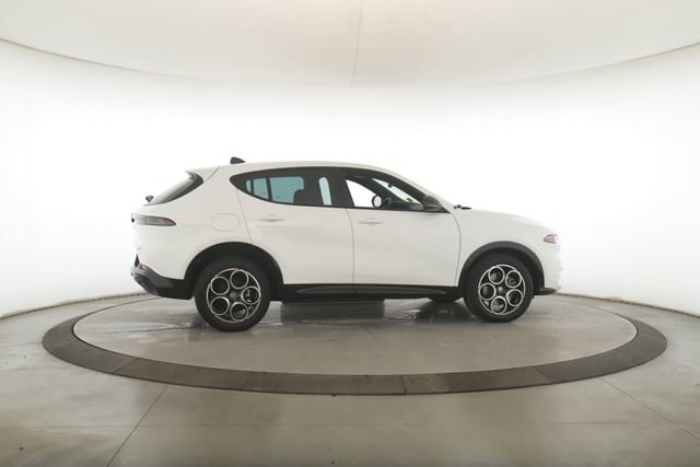 Used 2025 Alfa Romeo Tonale w/ Premium Package AWD/4WD image 6