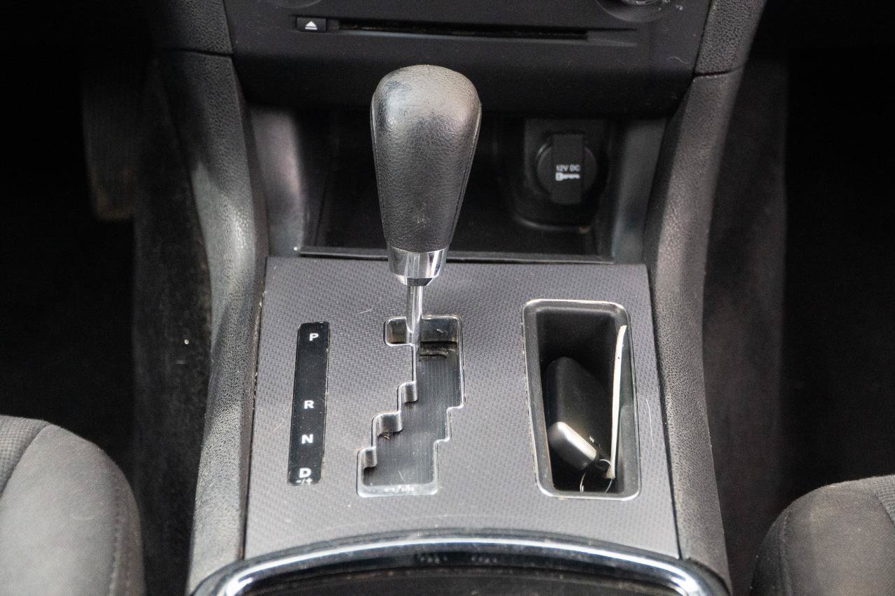 Used 2013 Dodge Charger SE RWD image 28
