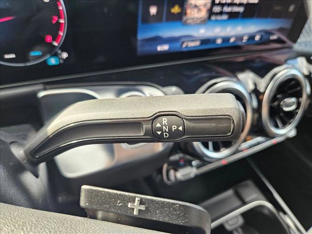 Used 2026 Mercedes-Benz GLB 250 image 12