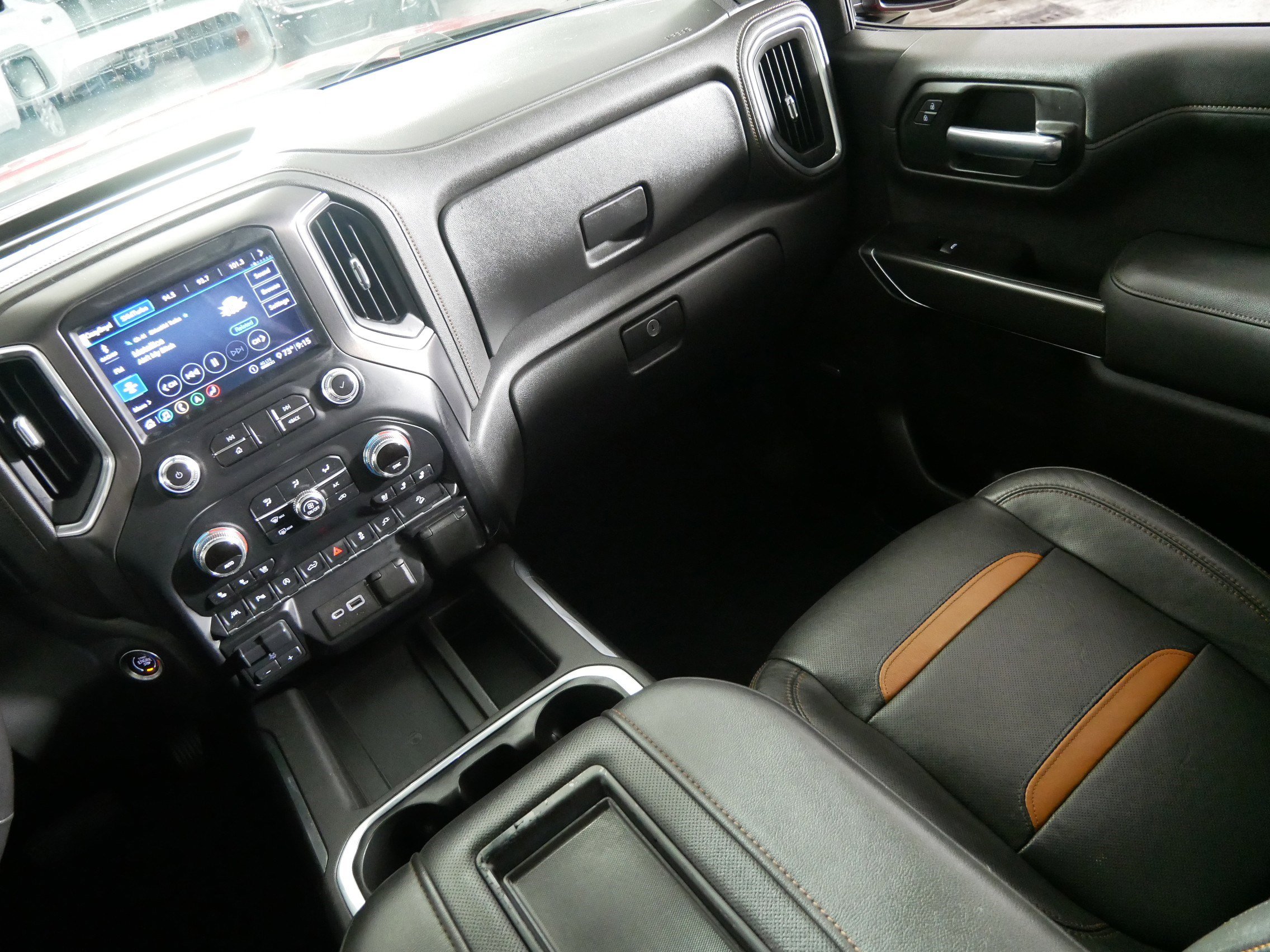 Certified 2020 GMC Sierra 1500 AT4 w/ Off-Road Performance Package AWD/4WD image 11