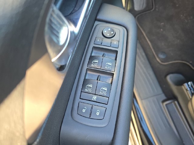 New 2026 Chrysler Pacifica Select w/ S Appearance Package FWD image 15
