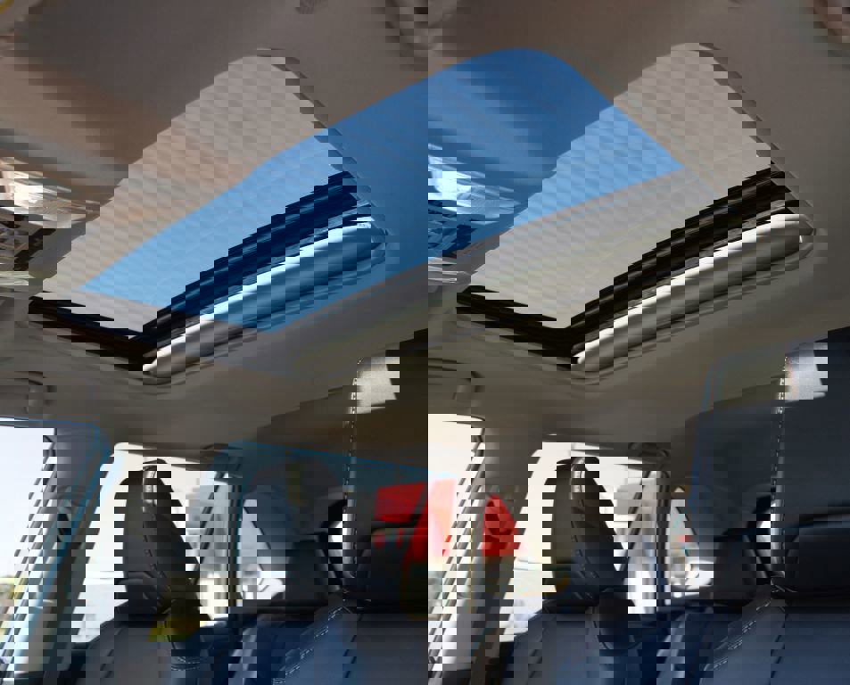 Used 2025 Toyota RAV4 XLE Premium image 6