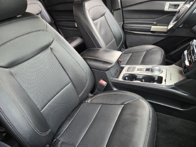 Used 2022 Ford Explorer Limited w/ Equipment Group 301A RWD image 15