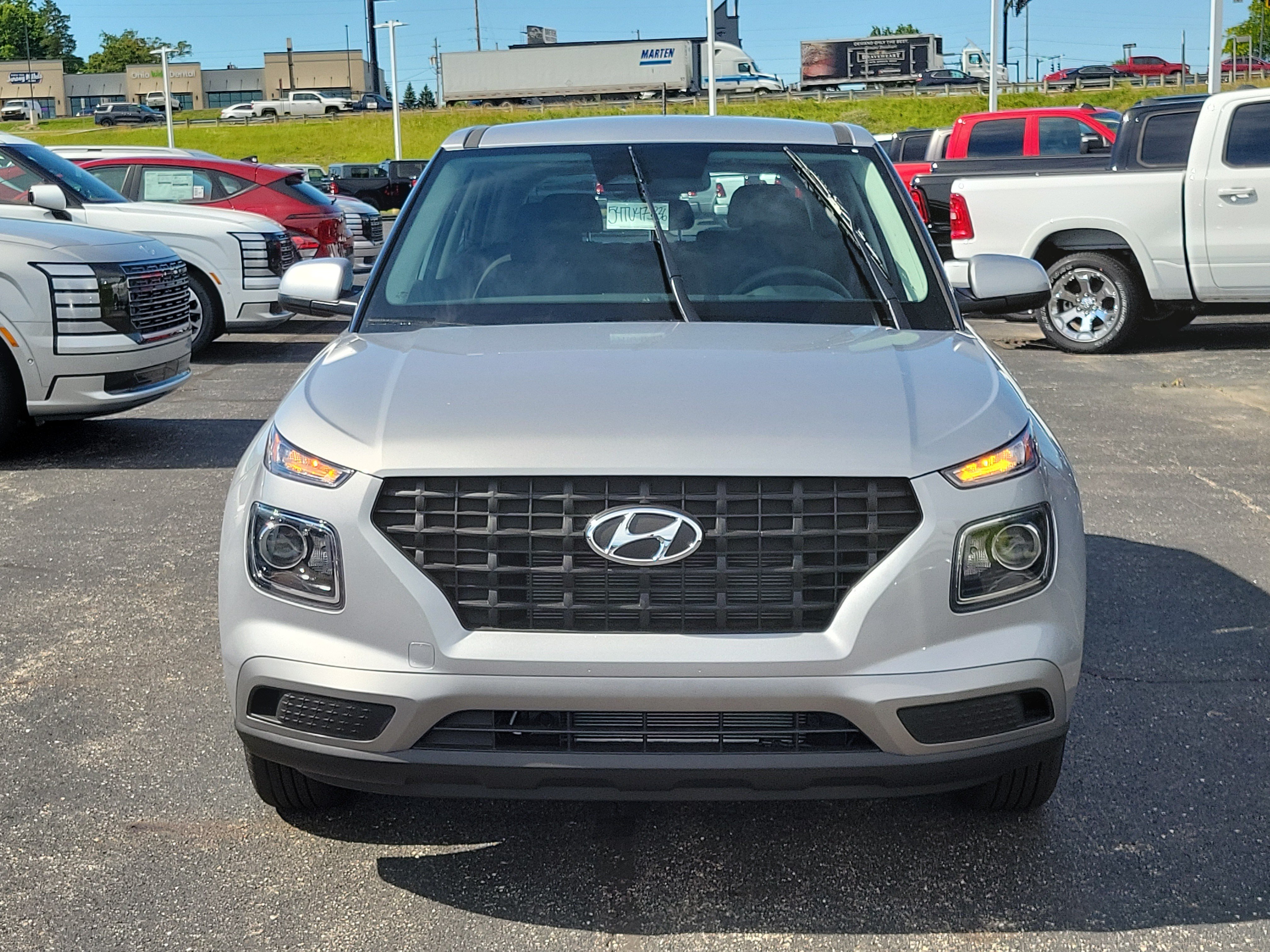 New 2026 Hyundai Venue SE FWD image 2